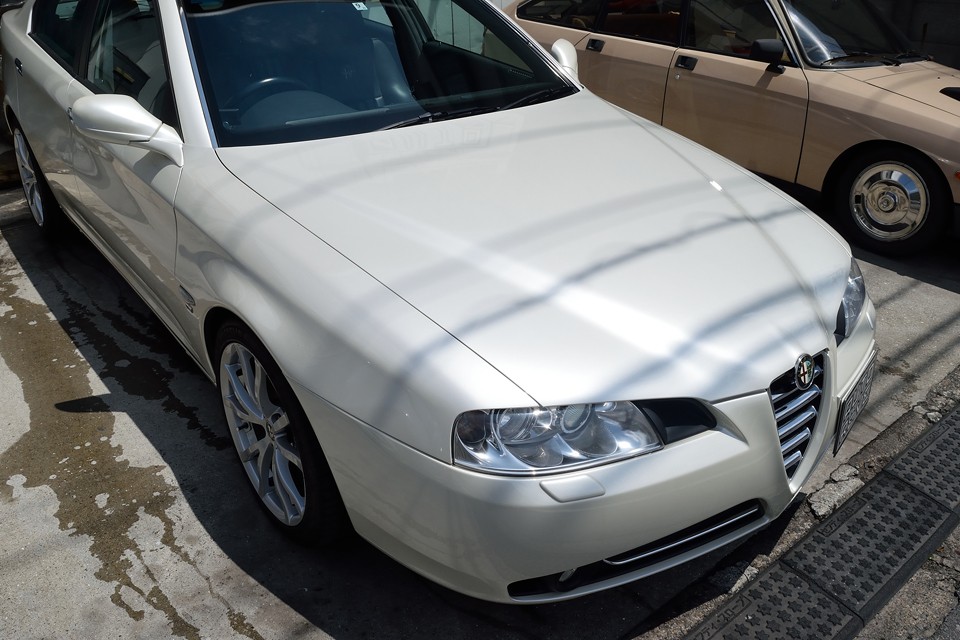 もちろん、ご覧の通り、塗装にクリア剥げ等の劣化は見られません！画像では伝わりにくいですが、ただのメタリック塗装とは違い、光の加減で輝くパールは何とも妖艶！