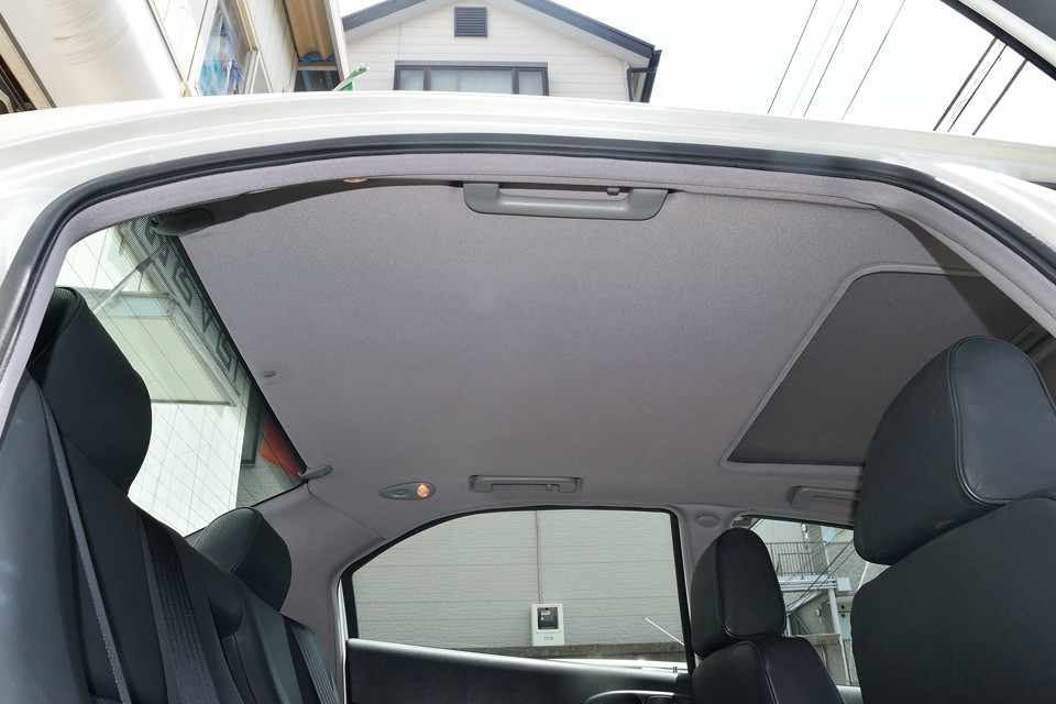 後席の上部。ね、キレイでしょ！