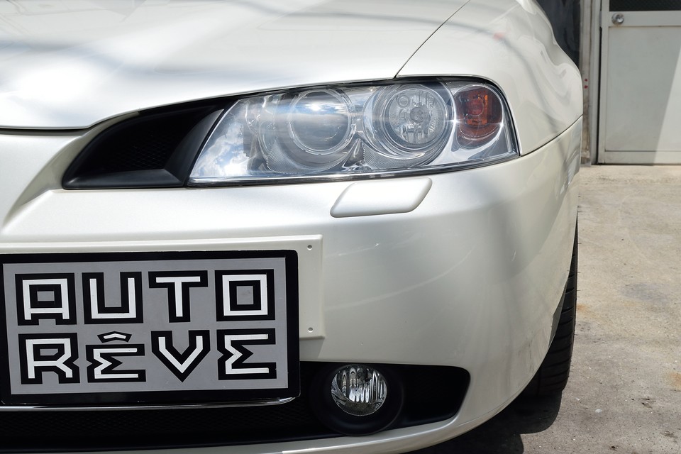 ご覧の通り、ヘッドライト、フォグランプに良くある劣化による白濁もほとんどありません。