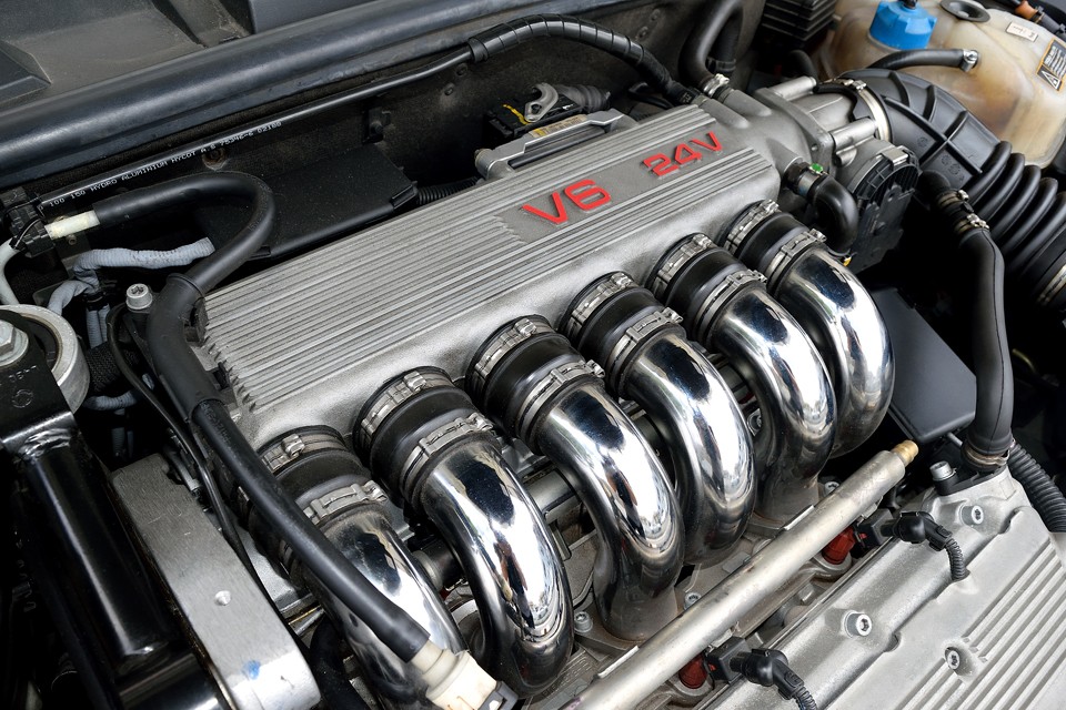 数字を追い求めるより大事なものをアルファは知っているのです！しかも見せることにも拘ったエンジンって他に？