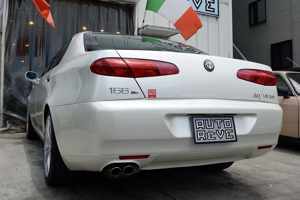 この姿で、官能の走り・・・近代アルファロメオの熟成、ここに極まれり！と言っても過言ではないモデルかと・・・。