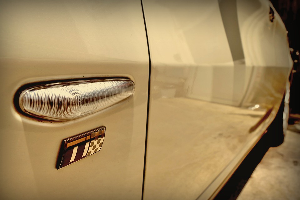 それはまるで、オーク材の樽の中で眠りについたニューポット（原酒）が、長い年月を掛け、自然の摂理により熟成されるように・・・。