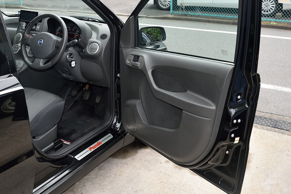 そういうわけ（どういうわけ？）で、室内も清潔そのもので～す！じっくりご覧くださいませ～！