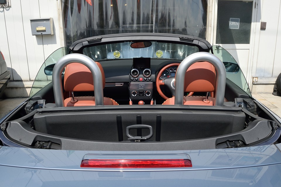 カップルだったりすると、軽い嫉妬じゃ済まなそう・・・（笑）