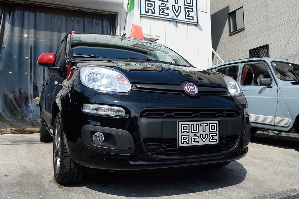 え～、前オーナー様によりますと、この仕様にするためのモロモロ込の新車時のお値段は・・・なんと300万円超え！なので、気に入っていただければ、次に買われる方がいかにお得かと・・・。