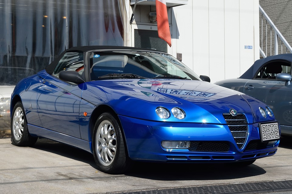 2005（平成17）年式 アルファロメオ アルファスパイダー2.0ツインスパーク！通称「916スパイダー」のホントの最終モデル！左ハンドルの5MTで、走行何と1.9万km！「これ以上の美車はもう難しいかも・・・」って言える個体かと！