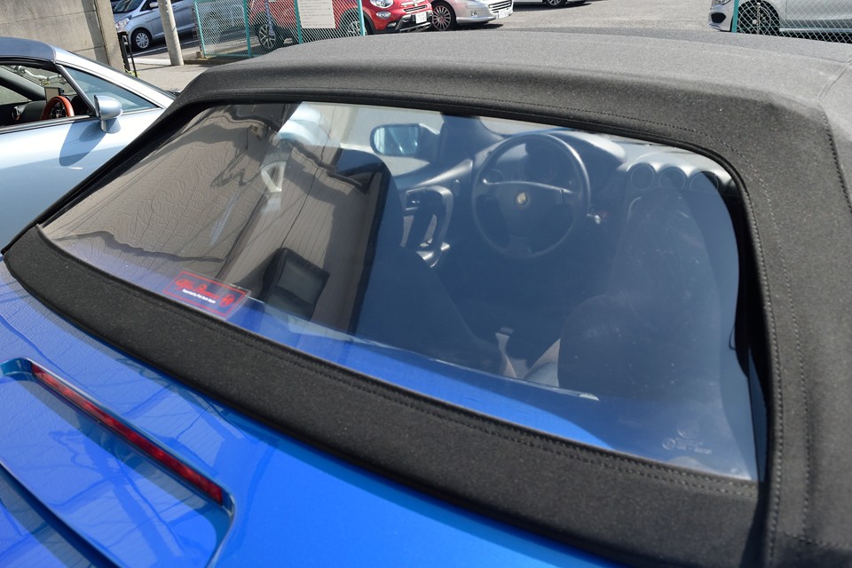 リアスクリーンも曇りは皆無！