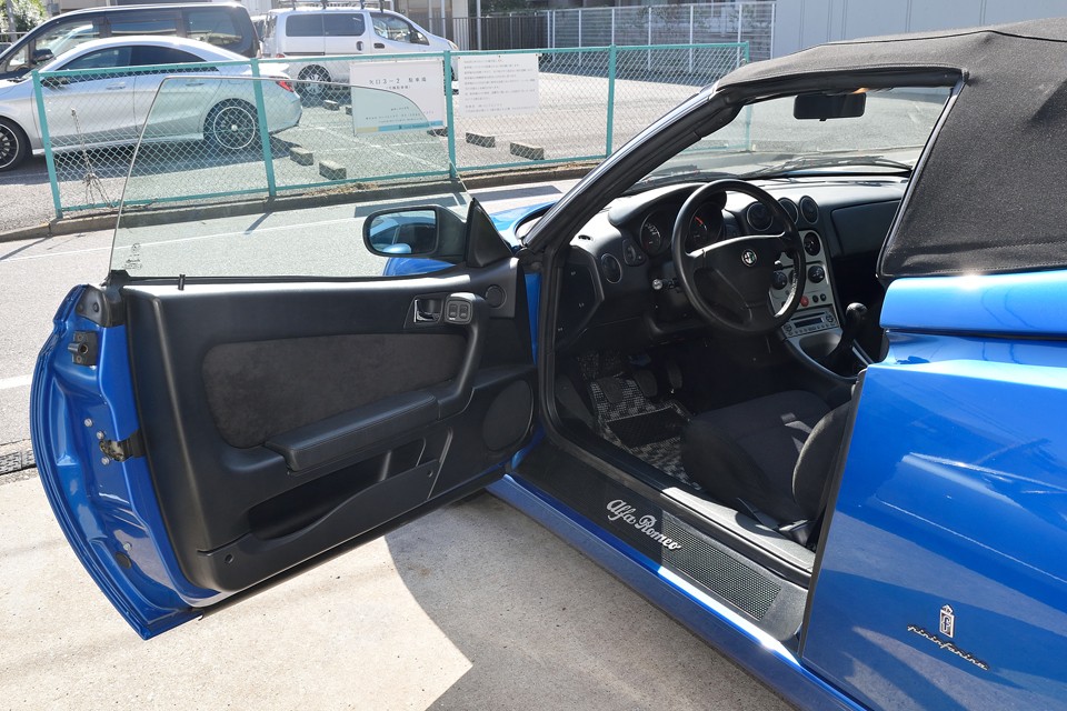 もちろん程度が良いのは外装だけではありません。内装ももちろん美しいのです！それではご覧くださいませぇ～！