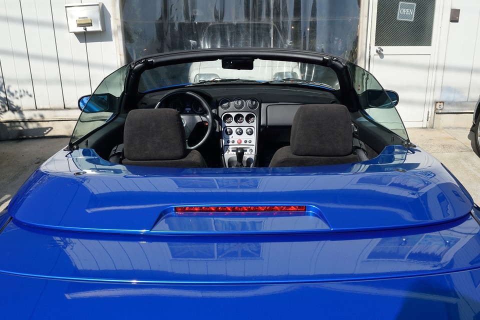 乗員を取り囲むような形状がより一層プライベート空間を演出するのです。それももしかして計算？だとしたら・・・恐るべしフミヤ氏。