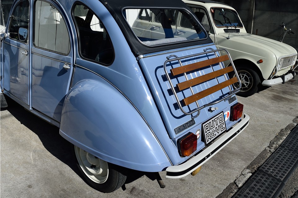 厳密に言えば色褪せもあるのですが、全体的にバランスよく？！褪せているので（苦笑）パネルで色が違ってたりとかの違和感は感じません。