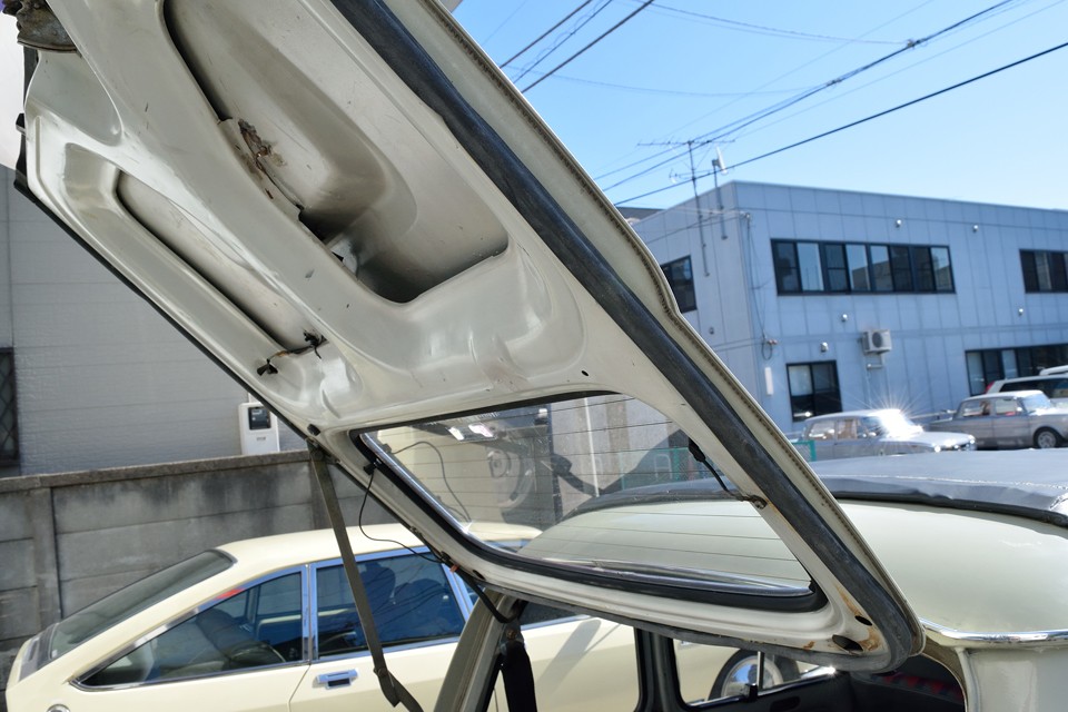 リアドアのガタツキはキャトルでは良くある症状ですが、これで心配無し！