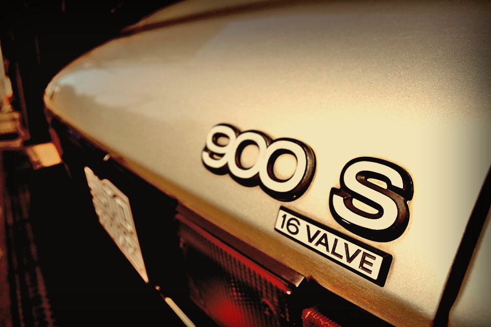 変化することはもちろん必要だし、必然だと思いますが、すべてのもの、すべての人の本質は「ゆるぎないもの」のはずなのです。