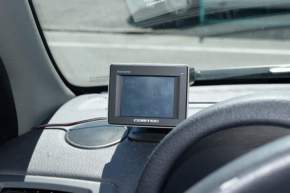 そして、こんな走りのモデルにはありがたいレーダーを装備！だからって、一般道での飛ばし過ぎはいけません！サーキットであれば・・・どうぞどうぞ！（笑）