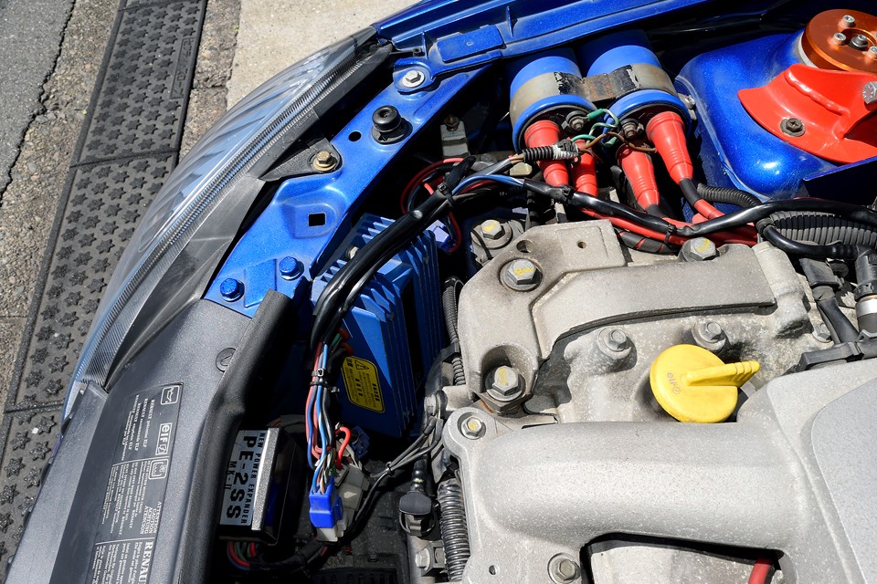 この個体、電気系にもかなり手が入っております。和光テクニカル製のCD-1200、PE-2SSを装着！取り付けた方々のレビューを見ると「ハッキリと体感出来るほどのパワーアップ！」とのこと。過激なラニョッティが更に過激にぃ～！