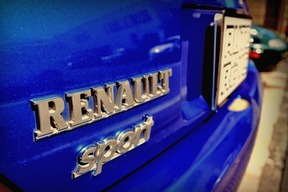 『エアコンが無いからなぁ・・・』なんて、クルマ所有における「勝ち」にばかりこだわっていると、見逃すものも大きいことに気付いてほしいのです。