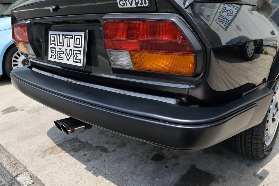 もちろん、リアバンパーも！塗装面とのバランスもとても良い仕上がりです。