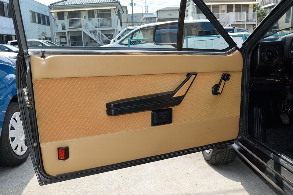 ドア内張りも全くもって問題無し！っていうか、これ以上どうしろと？・・・の状態です。