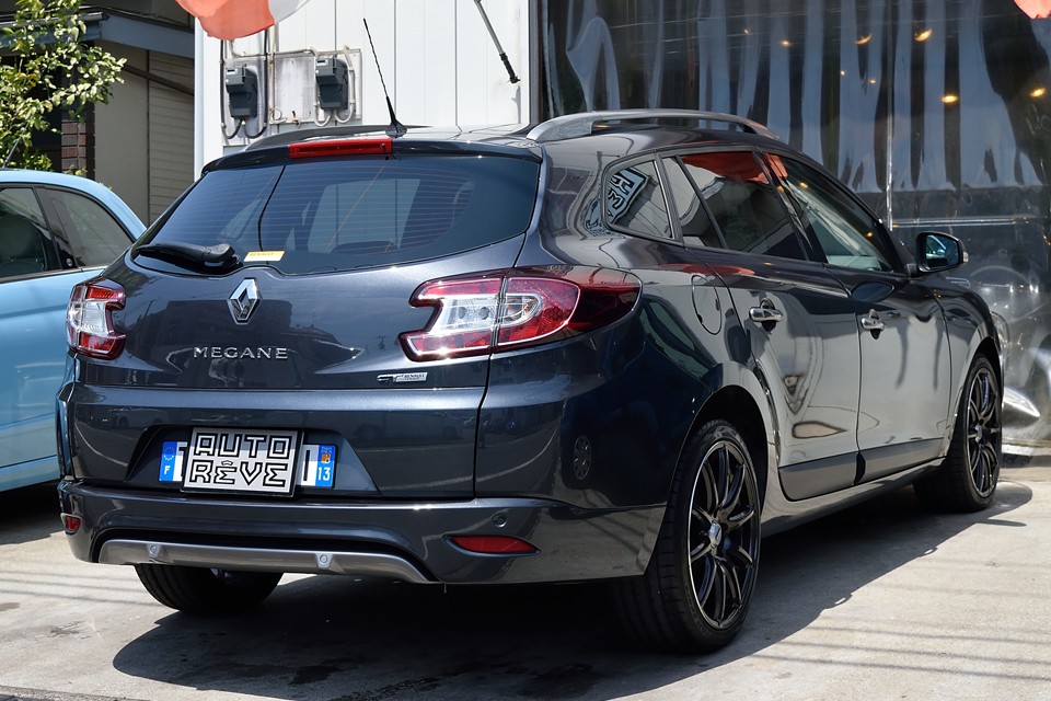 しかもこの精悍なスタイリング！走行少し多めではありますが、ヨーロッパ車でGTと名の付くモデルですから、ボディも足回りもカッチリ！まだまだこれからです！