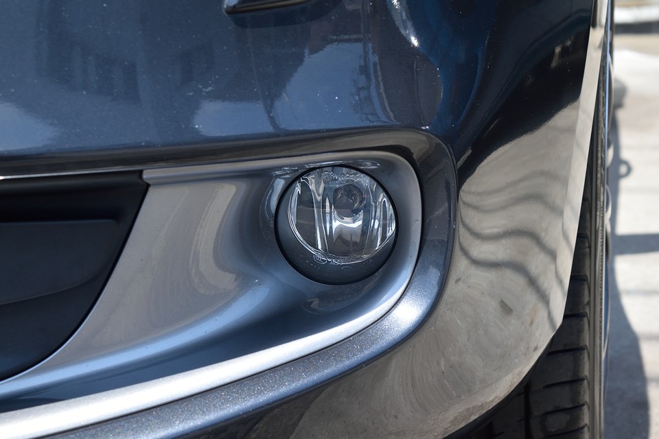 フォグランプももちろん装備！この通り、ヘッドライト同様、クモリも無くクリア～です！