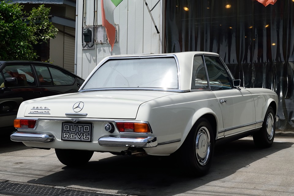 1968年モデルという事は既に半世紀を経過しているのですが、その輝きは失せるどころか、熟成されたワインのように、更に増しているのではないかと・・・。