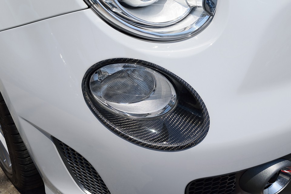 なんだか、こういう細かいところにもこだわりが・・・そういうこだわりのオーナー様のクルマなら悪いわけはないのです！