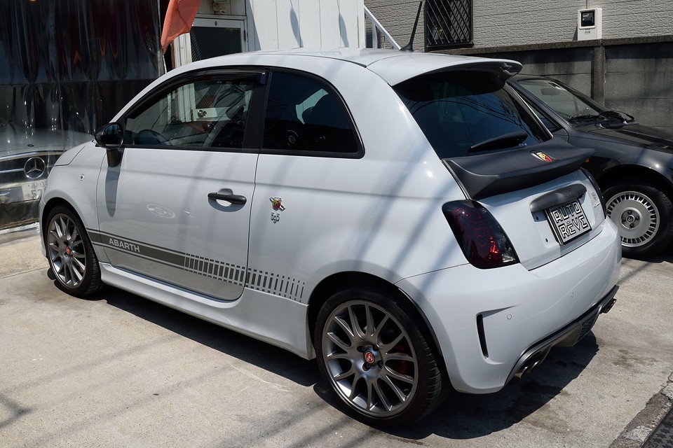 サーキットを走ってる方が似合う迫力のスタイルながら、日常使いもこなす出来の良さ！これ確実にクルマからパワーをもらえるヤツです。お疲れ気味の方におススメ？！