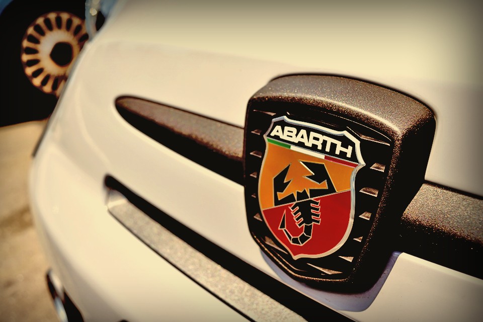 そう、アバルトはいつでも、その熱い「情熱」の手を差し伸べてくれていたのです。