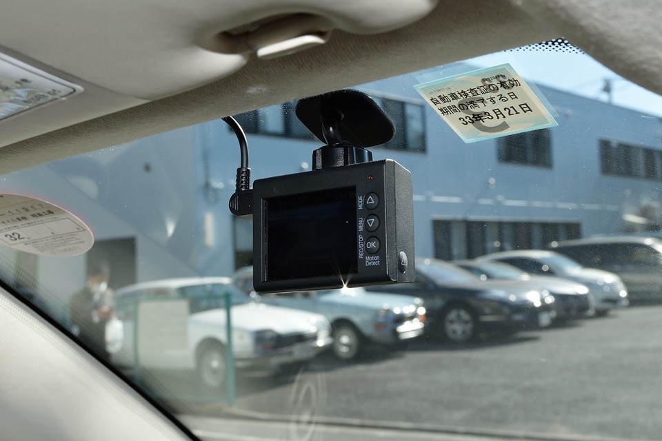 これまたもはや必需品のドライブレコーダーも装備！安心の日本（ユピテル）製です。これで万が一の時も安心！