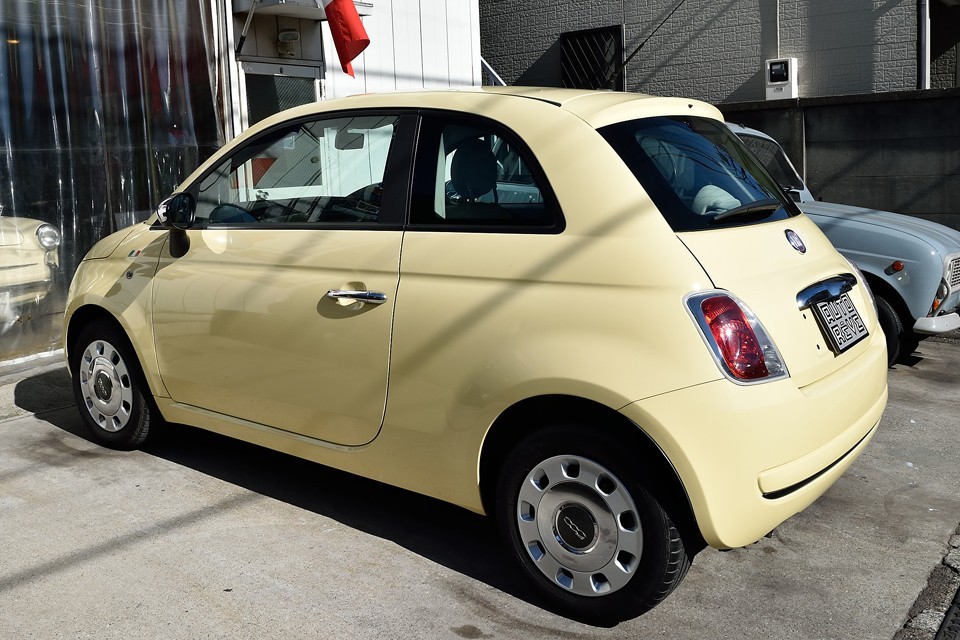 ここで、改めておさらい。2009（平成21）年式でこの年だけ発売された限定150台の「1.2 8V POP バニライエロー」で、走行なんと、たったの2.5万km！