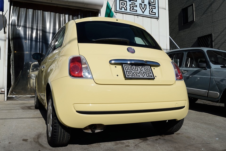 ドライブレコーダー、ETC、iPhone接続も出来るケーブル付。それから、な、なんと、ご成約時にタイミングベルト一式交換、新品ピレリタイヤ4本交換サービス付！