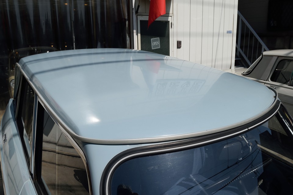 ルーフもなんとかそれなりに・・・でも塗装自体は劣化してますので、この状態をキープするには、お手入れしてあげてくださいね。