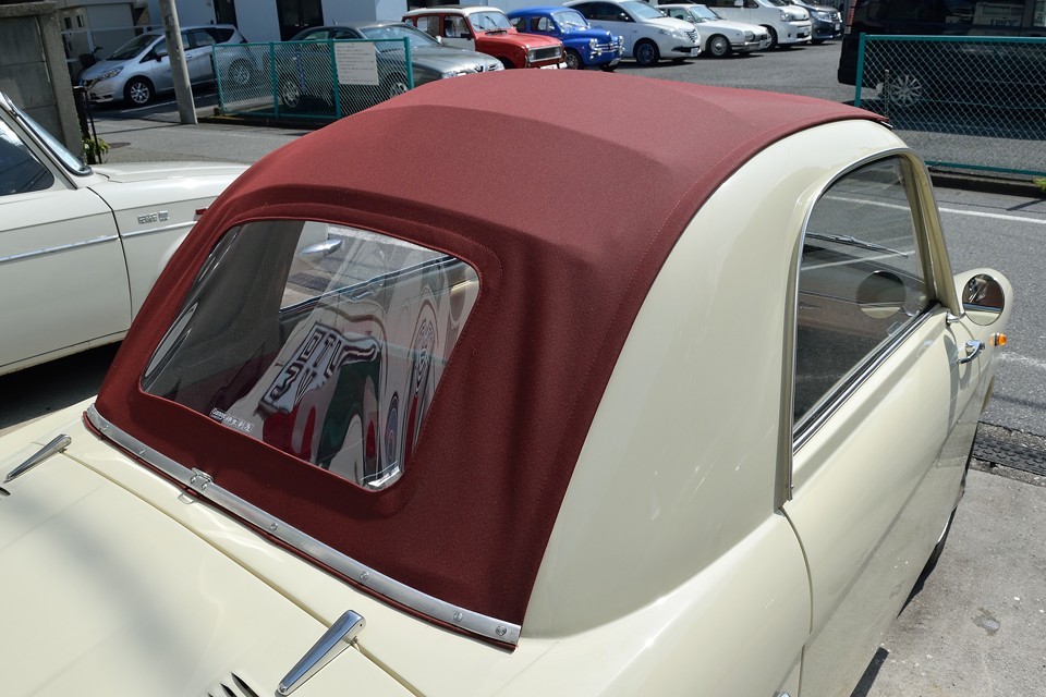 この色の組み合わせはセンス以外の何ものでもないですね、ただでさえおしゃれなビアンキーナが、一層華やかに！