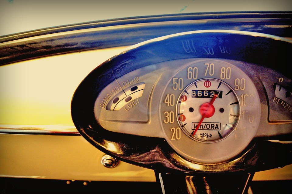 洋服やアクセサリーそのものを身に着けるだけではなく、それと伴に生きていく自分自身の表現、如いてはその人々が暮らす街を形造るものだと思うので・・・。