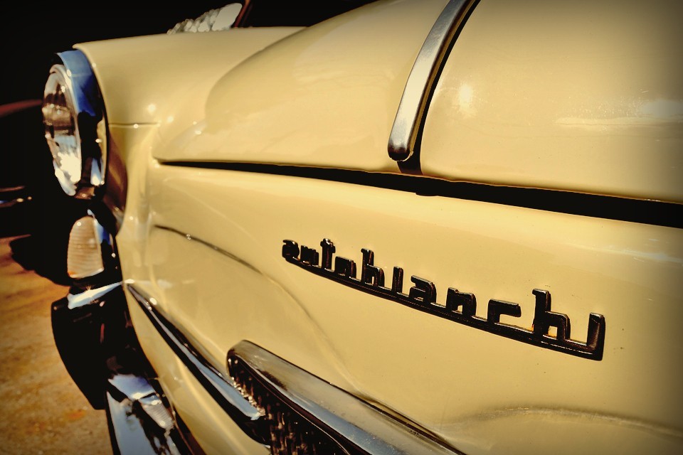 さぁ、ビアンキーナを駆っている自分自身を想像してみてください！そしてもし、風を感じられれば、もうそれは貴方自身を表現していることと同じはず・・・。