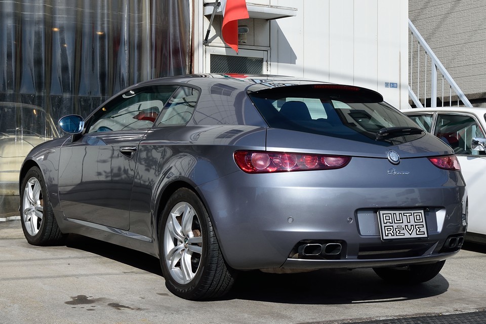 更に、JTSエンジンってこんなに良かったっけ？トルクフルで淀みなく吹け上がる気持ち良さは、往年のアルファテイストの現代的解釈とも言える優秀なパワーユニットではないかとっ！