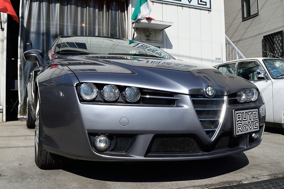 でも、それはブレラの美しさが失われたわけでもないし、ドライビングプレジャーが消え去ったわけでもないのです・・・。