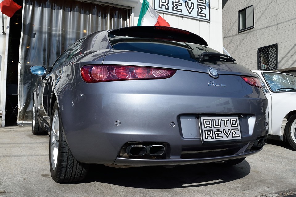 アルファロメオ不遇の時とも言える今だからこそ、改めてアルファGTの系譜、アルファGTの正当な継承者であるこのブレラをもう一度よく見て、そして感じて欲しいのです。