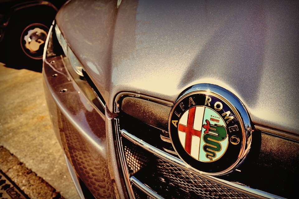 既にブレラを駆る自分自身を想像しているなら、ここは潔く心にまかせてみてはいかがかと・・・最後にブッダの教えにこんな一節が・・・。