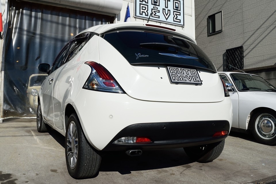 コンパクトで日常車なのに、インテリアはクラスを超えた上品な造りで、国産車はもちろん、他にはない『小さな高級車！』