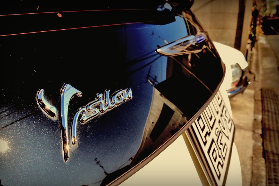 走りの楽しさ！上質なデザイン！というイプシロンに宿るDNAが鮮明に見る事が出来ると思うのです。