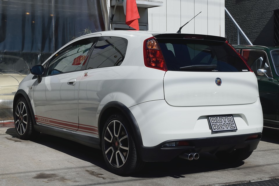 本車両は画像でご覧いただく限り、かなり好印象な個体ではありますが、細かく見ると結構小キズ等気になる点があるので、その分、お安くさせていただきました！キズの詳細は後ほど・・・。