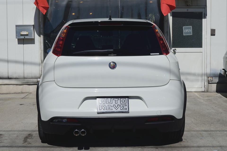 う～ん、確かにこうして見ると、キズなんか分らないし、むしろキレイな個体・・・うっ、気にし過ぎて、また値段間違えちゃったかも・・・（笑）