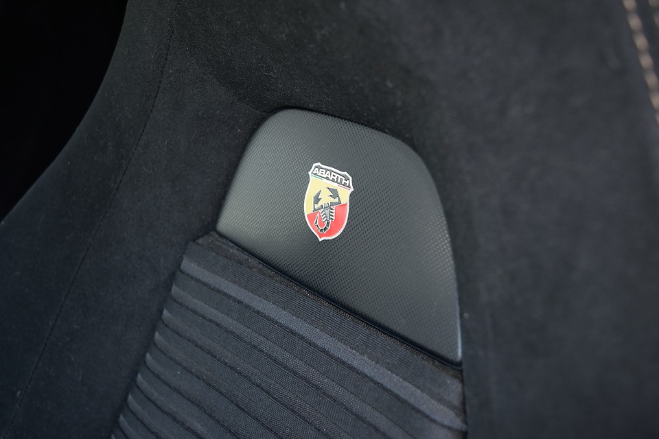 背中にサソリマークを背負ってのドライビングは、否が応でもテンション上がります！