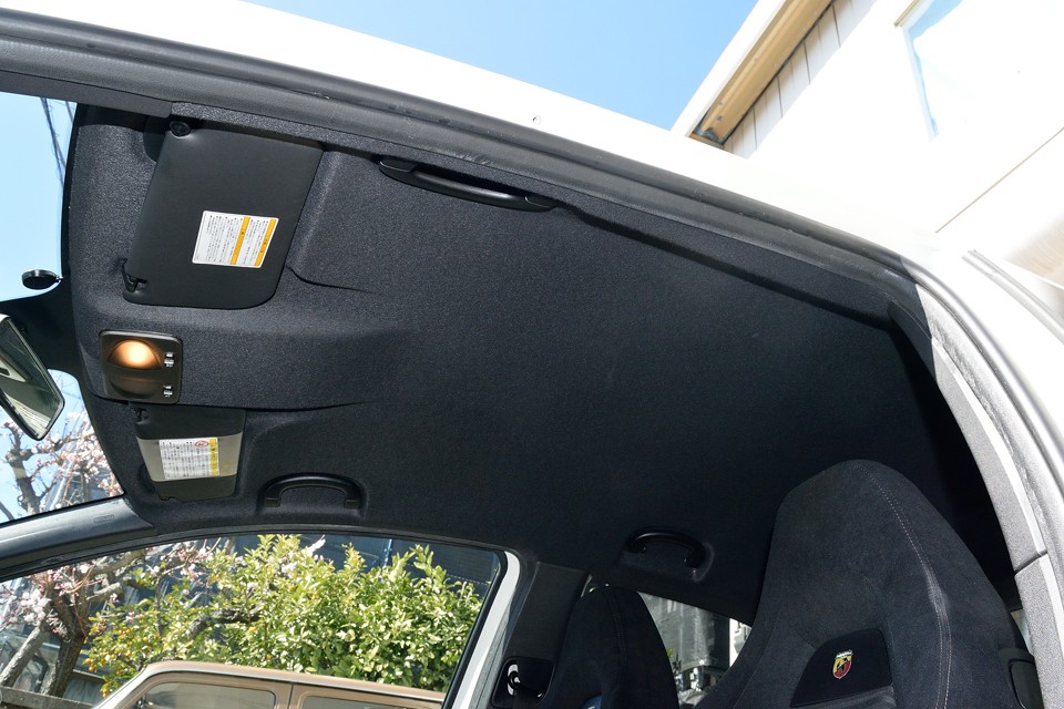 天張りもタレやキズはありません。黒なので、汚れもほとんど目立ちませんね。