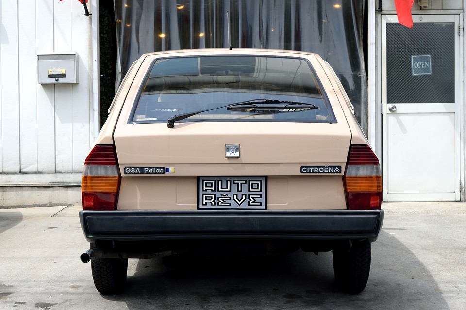 GSと比べて、ボディフォルムに大きな変更は無いですが、質感や細かなディテールはかなりの変化！ 久しぶりに会った親戚の子が、「あんなに小っちゃかったのに、もう高校生なの？！」的な！（笑）