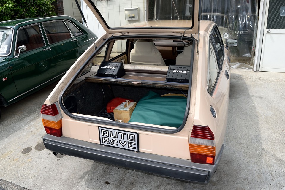 ハッチバックは荷物の積み下ろしもとっても便利！むしろGSは何故こうしなかったんでしょうねぇ？