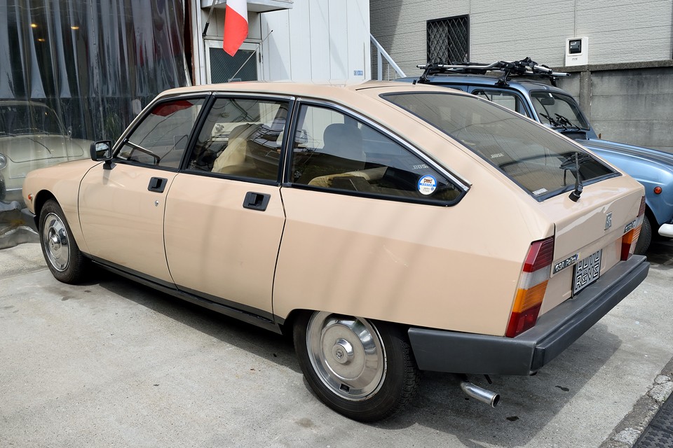 ボディデザインはもちろん、『大衆車にこそ革新を！』と言わんばかりのハイドロサスペンションやインテリアデザイン・・・。