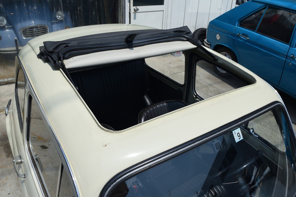 気持ちいい事この上なし！この状態で走るチンクの爽快感って特別な感じがあります。2輪と4輪の中間っていうか・・・是非味わってみてください！