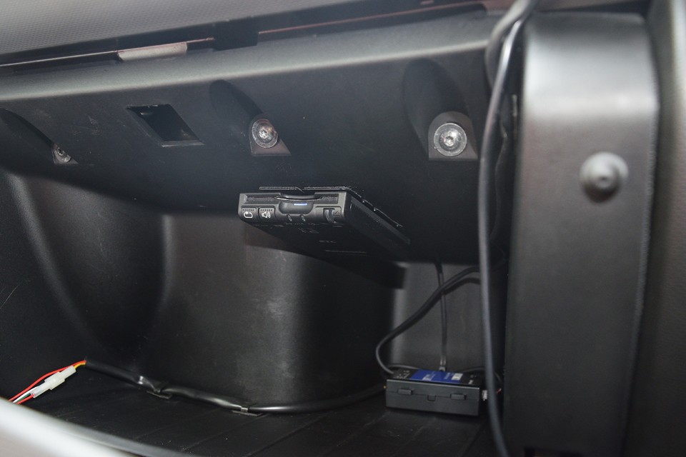 もちろんETCも装備。もはや定番のPanasonic製のアンテナ別体、音声案内タイプです。