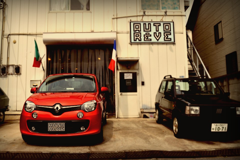 古典的ともいえるＲＲには、リアに偏った重量バランスのせいで、走行時の安定性を欠くデメリットもあるはずなのに、あえて挑戦し・・・。